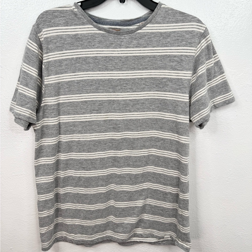 Common People Men's T-Shirt Size M Gray & White Striped Crew Neck Short Sleeves